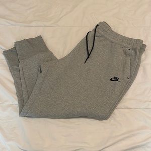 New W/O tags Nike Tech Fleece joggers